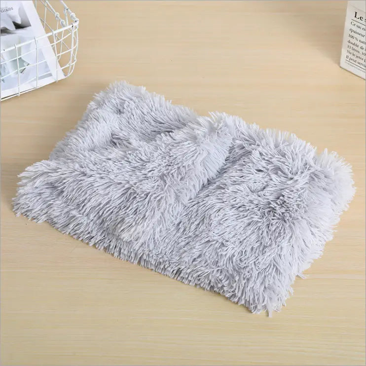 Luxury Cat Blanket – Soft and Warm Pet Blanket for Cozy Relaxation, Versatile Use on Sofas or Beds, Machine Washable, 100cm x 75cm 2